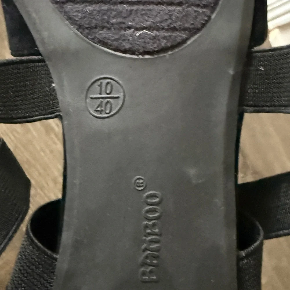 BAMBOO Black Flats with Straps - Picture 4 of 5